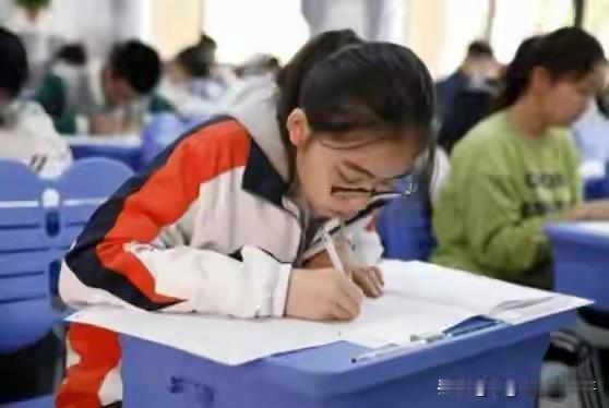 进入高中以后，你会发现，选科的难度也没有那么大！
1、如果成绩特别优秀，肯定是进