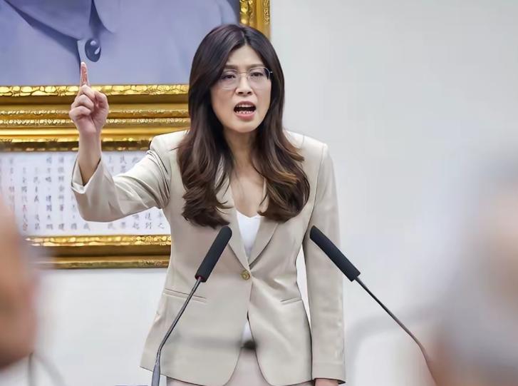 日本声称将保护台湾！郑丽文访陆当天，人民日报发出强烈警告！

就在国民党主席郑丽