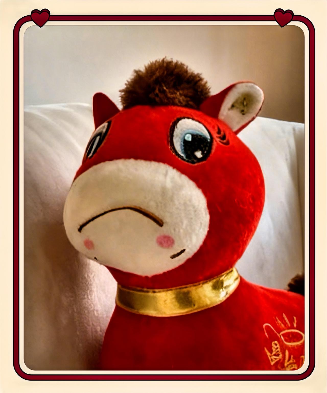 义乌那“哭哭”马，可千万别往家买！这小玩意儿模样是萌，可那耷拉的嘴角、无奈的小眼