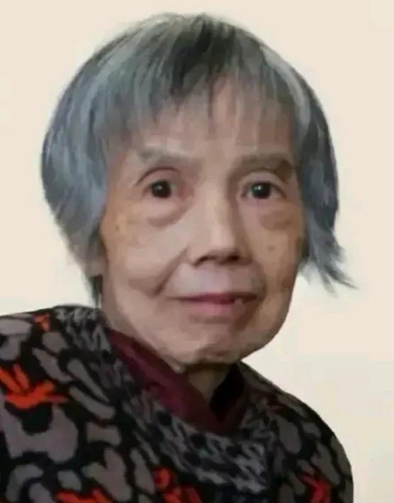 他们是真正的国之脊梁，因为他们默默地奉献，我们挺直了腰杆，共和国矗立在世界民族之