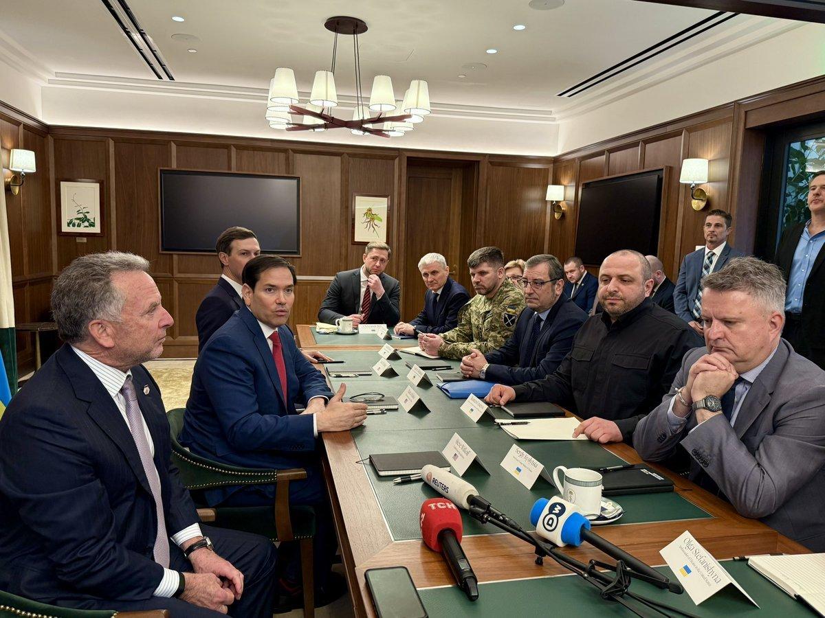 美乌会谈结束后，美国国务卿鲁比奥今天（北京时间12月1日）就乌克兰-俄罗斯和平协