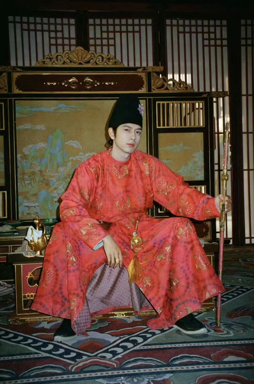 蒋长扬李现蒋长扬 “如果幸福可以用语言叙述，那它就是你唱的每个音符。”