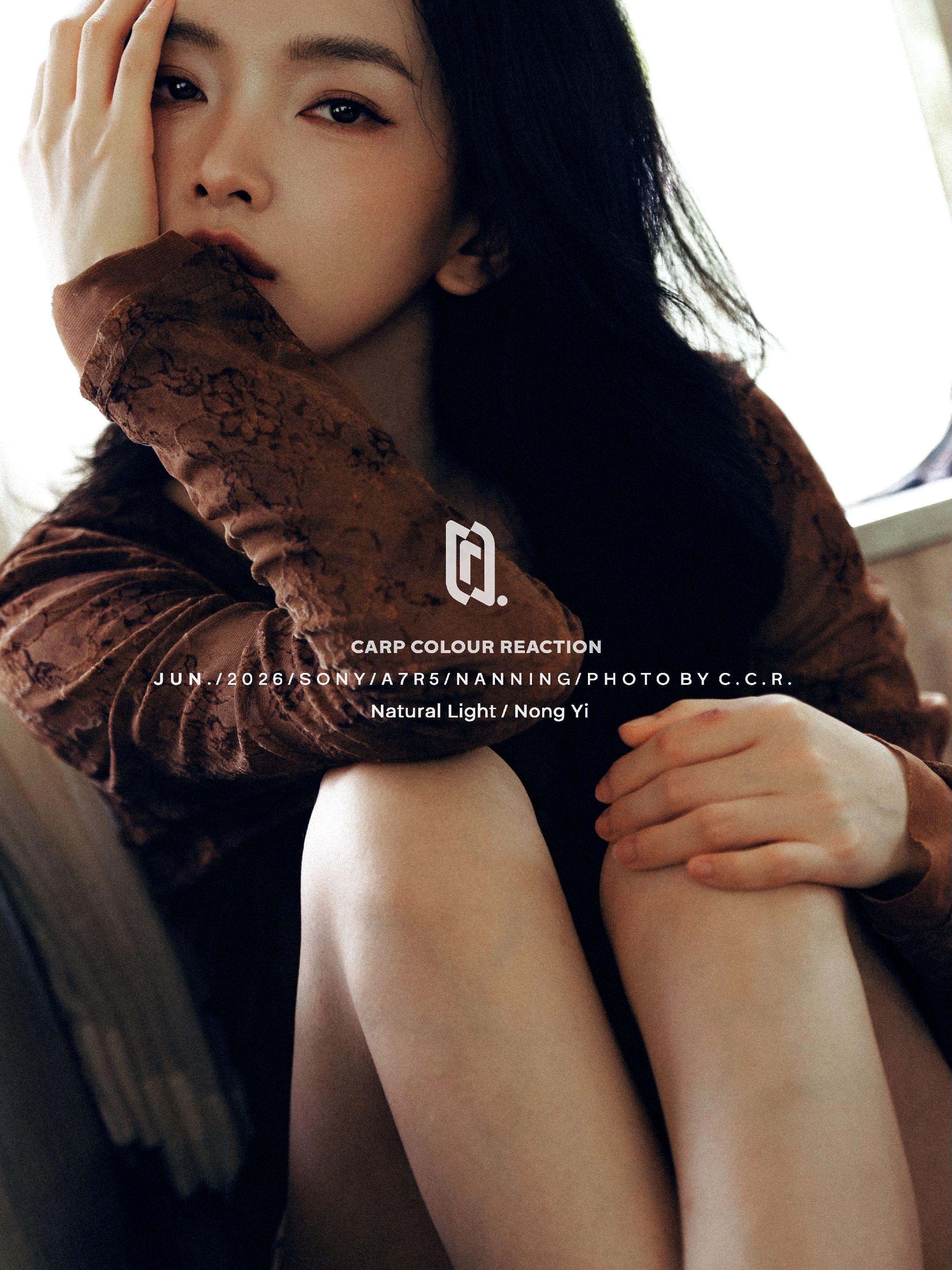 安静的照片不代表内心没有力量。不同的表达方式让美更多元～喜欢拍情绪片的...