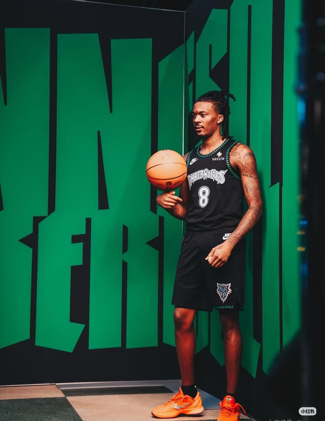 快船送走的板凳匪徒，正在撕碎他们的季后赛蓝图。
你看鲍威尔离队砍分如切菜，小波特