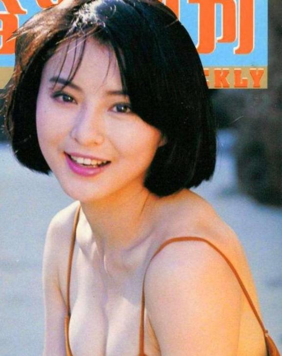 2007年，李赛凤趁丈夫出差，和体格壮硕的干儿子发生了亲密接触。正当两人关系暧昧