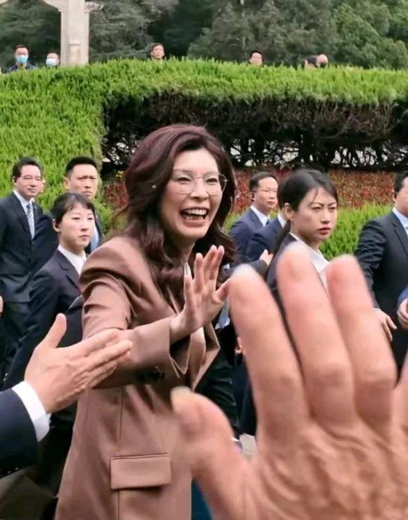 郑丽文自己都不会想到，这次来大陆，会受到那么多民众的欢迎。