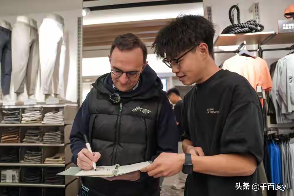 今晚辽篮与新疆男篮大战
4月1日晚CBA常规赛继续进行，其中辽宁本钢男篮与新疆伊