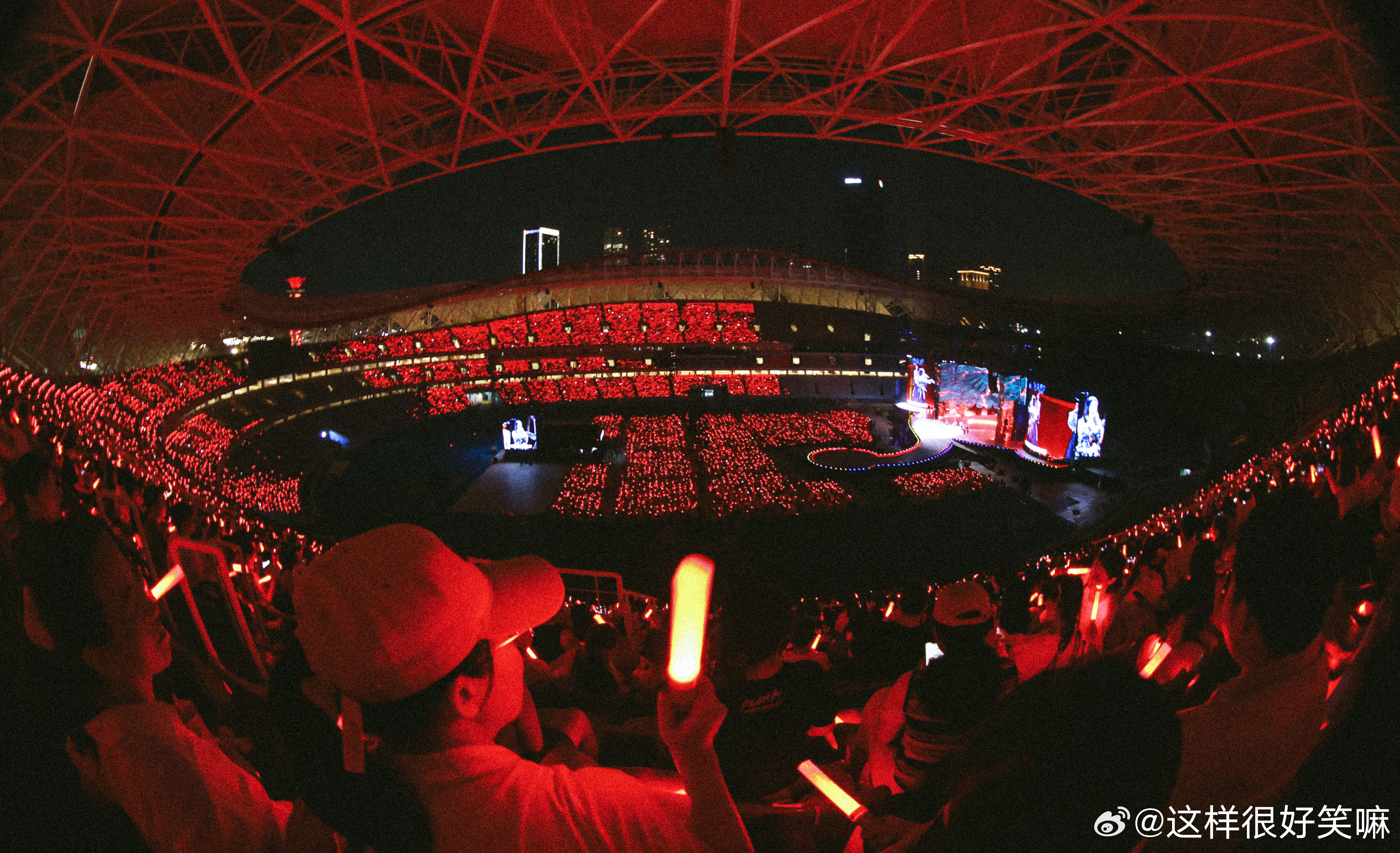 蔡依林回应南昌站上座率蔡依林演唱会上座率挺高的呀，有现场图，空位应该是视线不好，