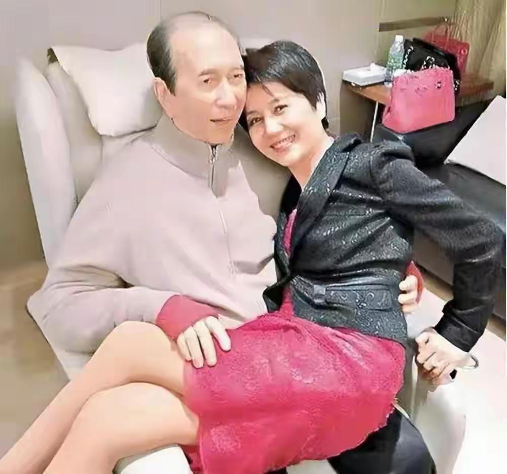 赌王四太梁安琪，聊起自己的婚姻，爆出过一个外人不敢信的规矩。想见自己丈夫，哪那么