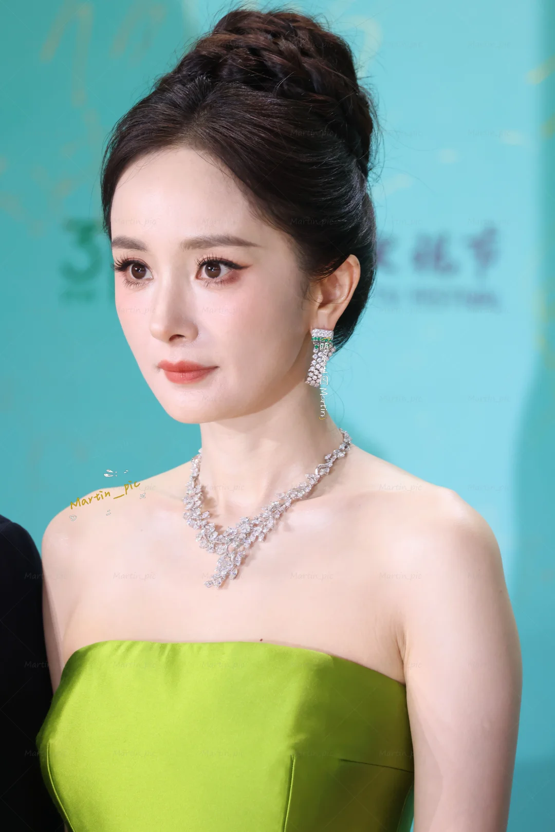 杨幂 260626白玉兰红毯生图~