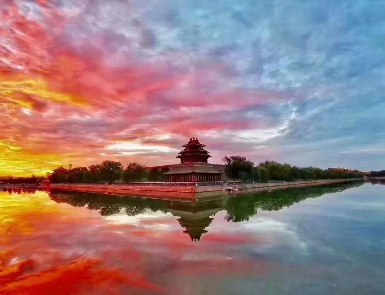 今天都过节第二天了

明天还有一天有上班啦

珍惜放假的日子吧[呲牙]

#记录