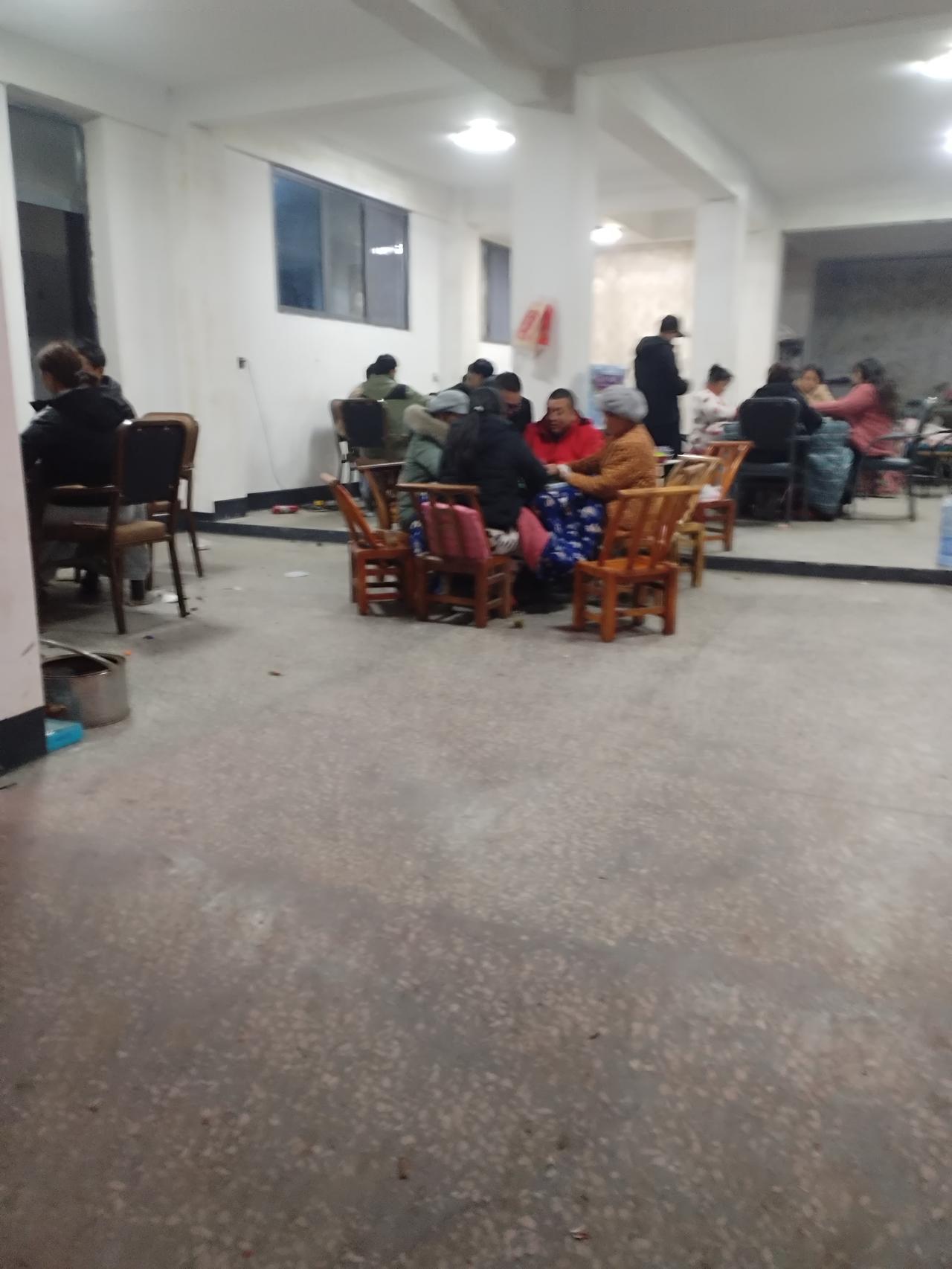 看一看湖南人除夕晚上在干什么？[大笑][大笑][大笑][大笑]湖南人 湖南人风俗