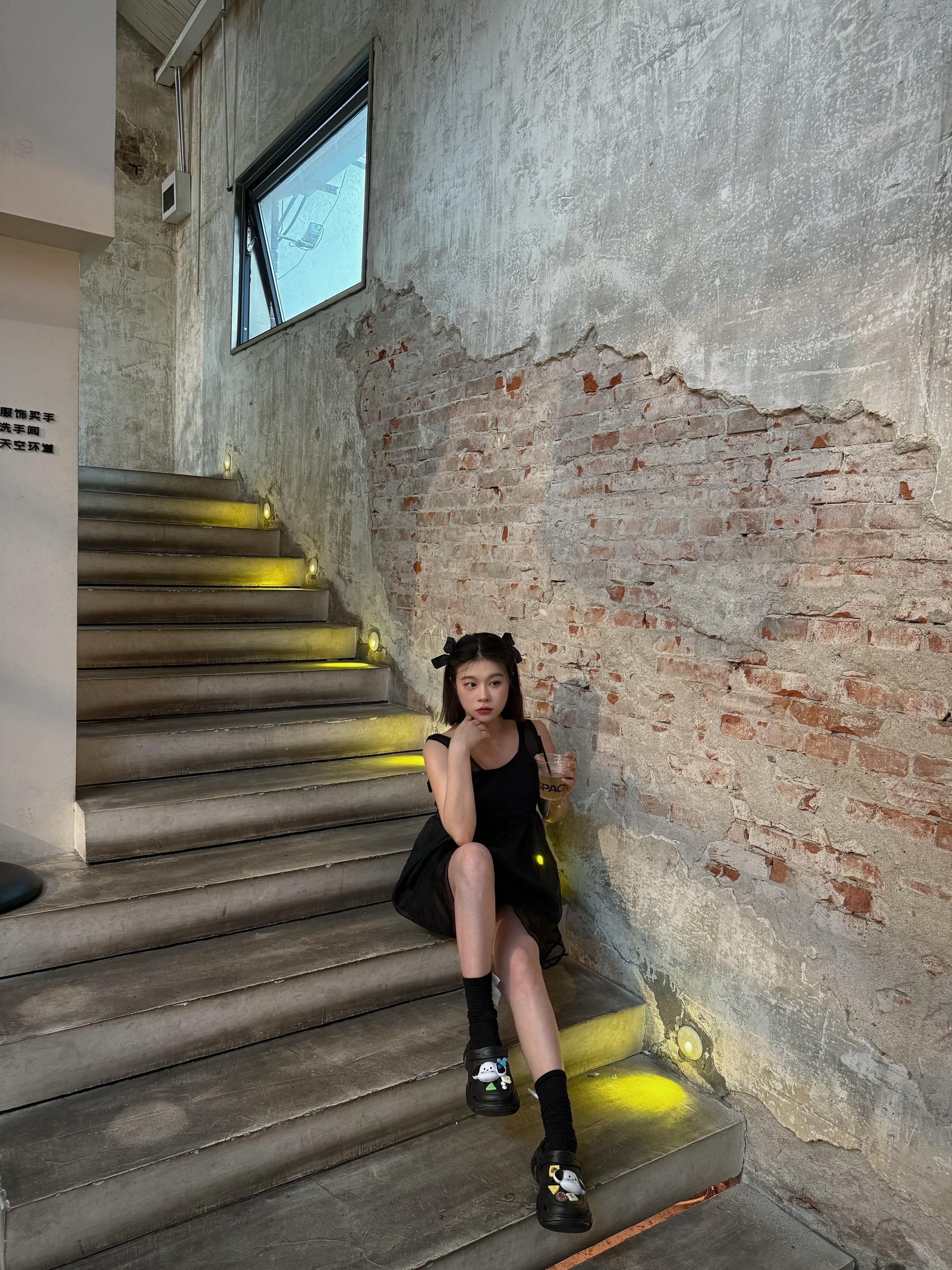 想要她的漂亮 又想要她的善解人意 还要她的不索取 想过自己配吗