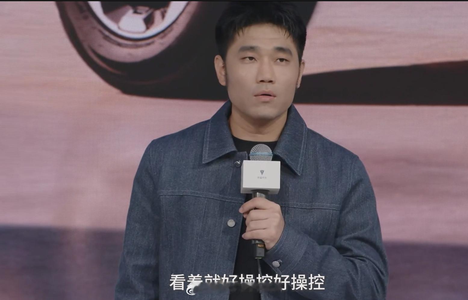 翟佳宁聊自己体验全新深蓝G318智驾那段，确实有画面感了。重庆导航有多魔幻，去过