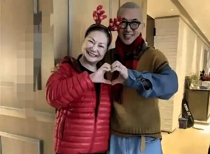 温情假面轰然撕破，遗产签字揭开人情与利益残酷博弈
 
此前全网称颂具俊晔看淡财富