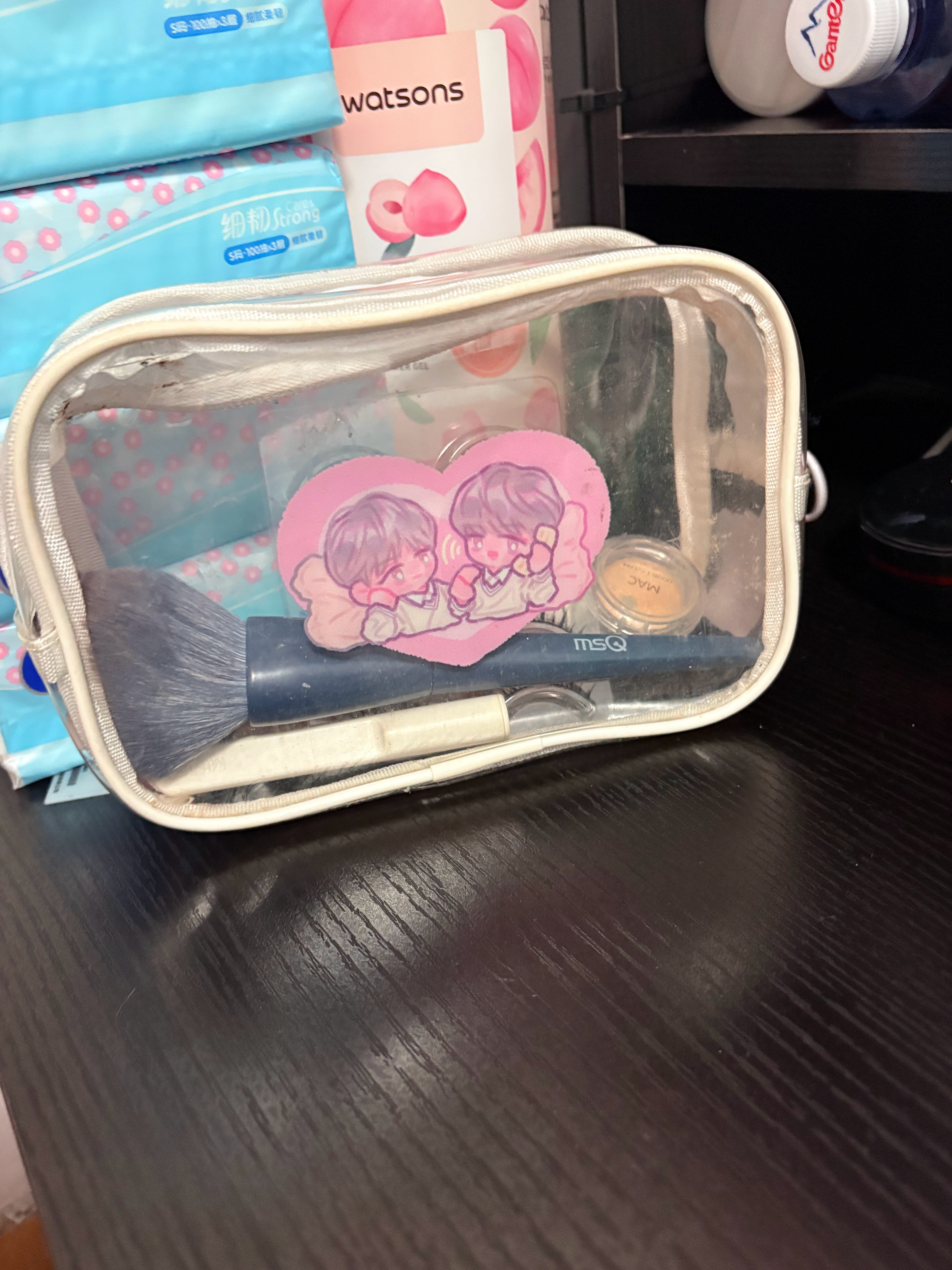 我现在用的化妆包都还是这个[泪奔][泪奔] ​​​