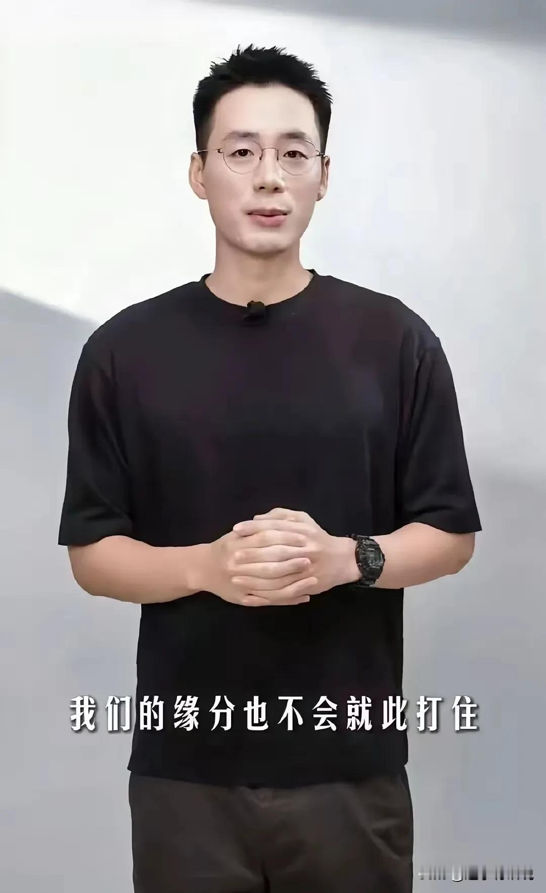 顿顿离职，却爆出了东方甄选的一颗大雷！

东方甄选旗下的多名主播，已经被注册了商