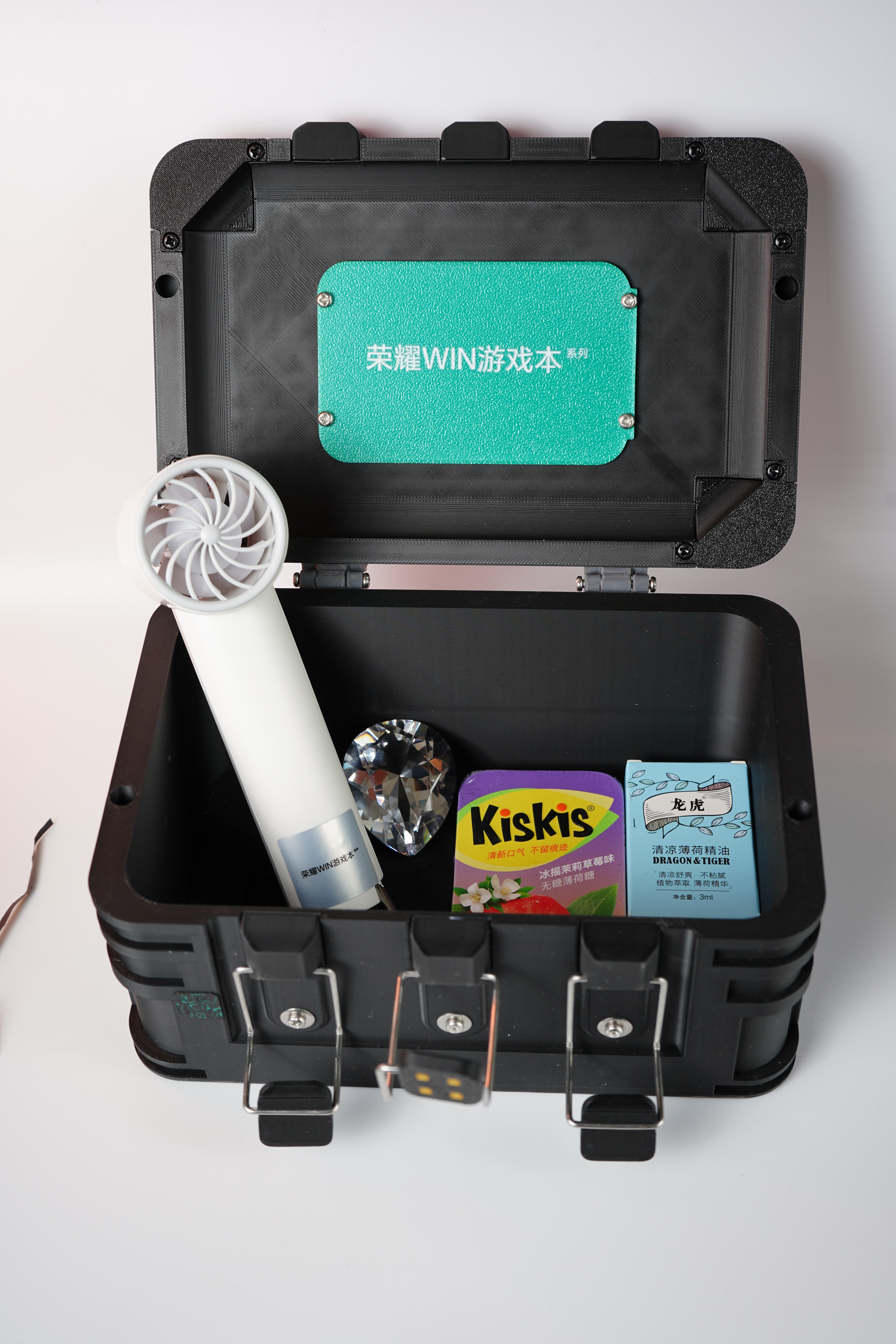 荣耀WIN游戏本邀请函惊现非洲之心邀请函期待值就拉满了，收到了荣耀PC新品技术沟