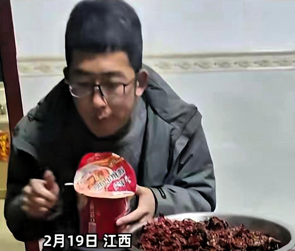 河北女婿江西过年被辣到飙泪！岳母一句“不辣”，戳中千万网友过年笑点
 
2月18