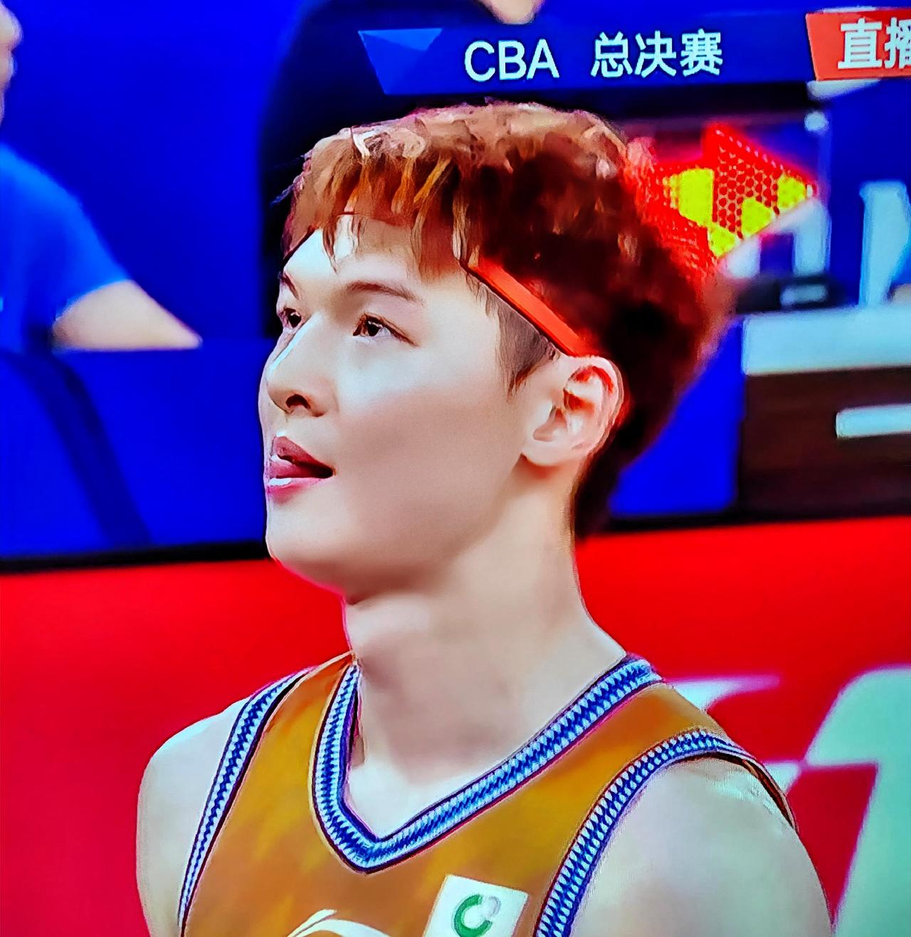 王哲林引以为傲的八件幸事

1、20岁在CBA新秀年，以场均20:3分12.9个