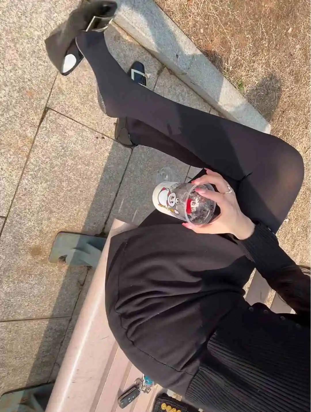 休闲也是种消遣，啊不上班的我，完全判若两人！