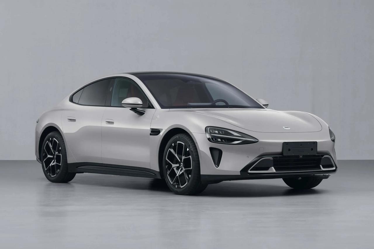 现阶段小米在舆论方面确实承受了不少压力，近日网传连同多位小米高管都遭到了短信的“