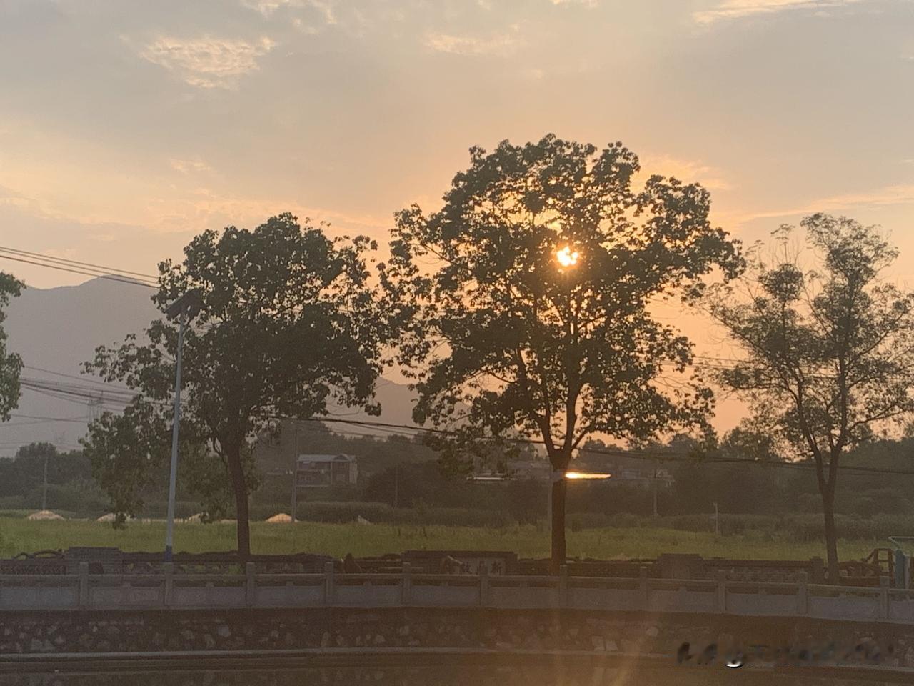 人贵有自知之明，但怎么自知？

古人常说人贵有自知之明，自知，是为人处世的大智慧