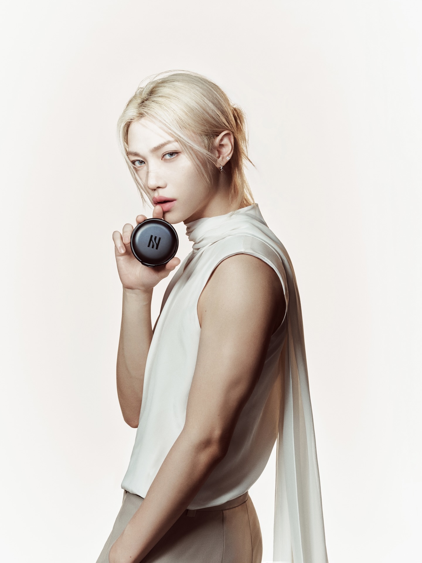 FELIX x HERA每天都有惊喜，新的广告图 & 线下活动 🤍 