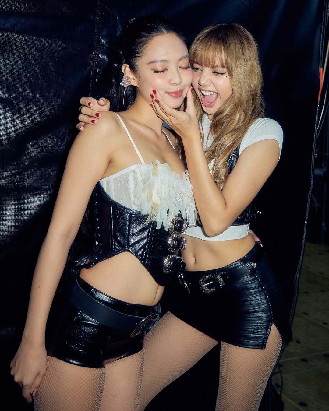jenlisa[超话] 心满意足😍😍😍 ​​​