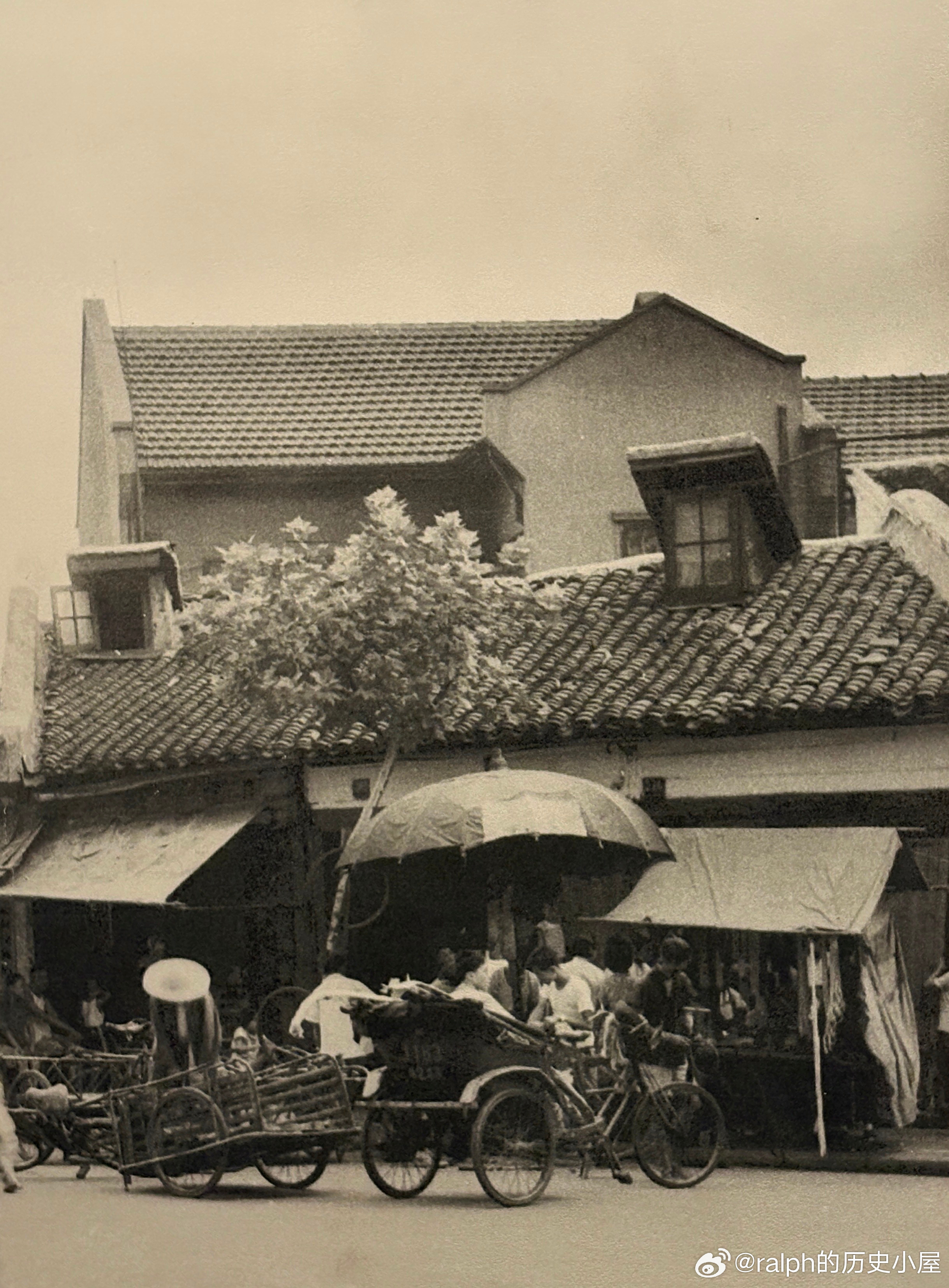 1924年9月为了进一步团结和组织工人，推动工运发展，成立沪西工友俱乐部。此为俱