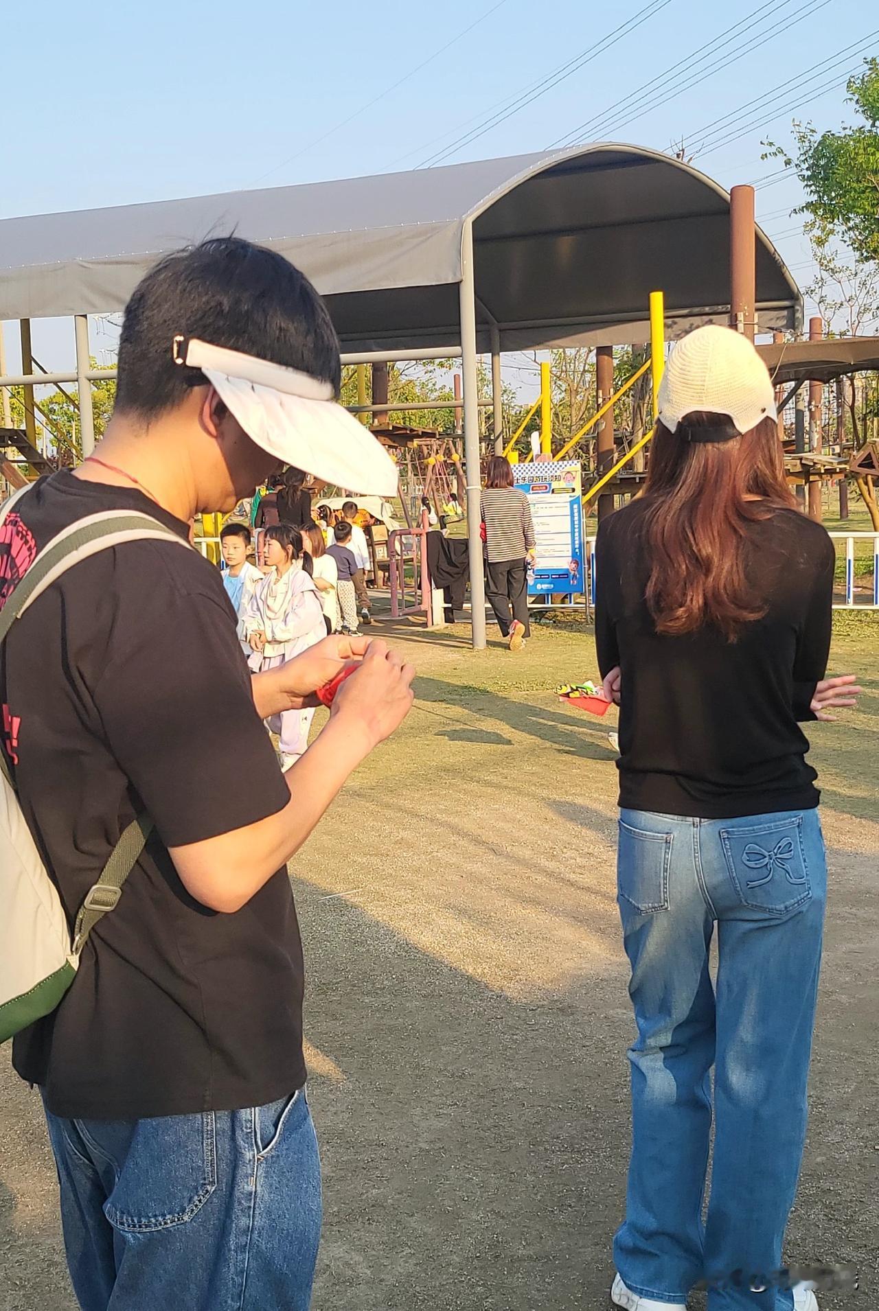 坦诚是老年人再婚的根基
 
人到晚年，渴望一份温暖的陪伴，再婚本是追求幸福的美好