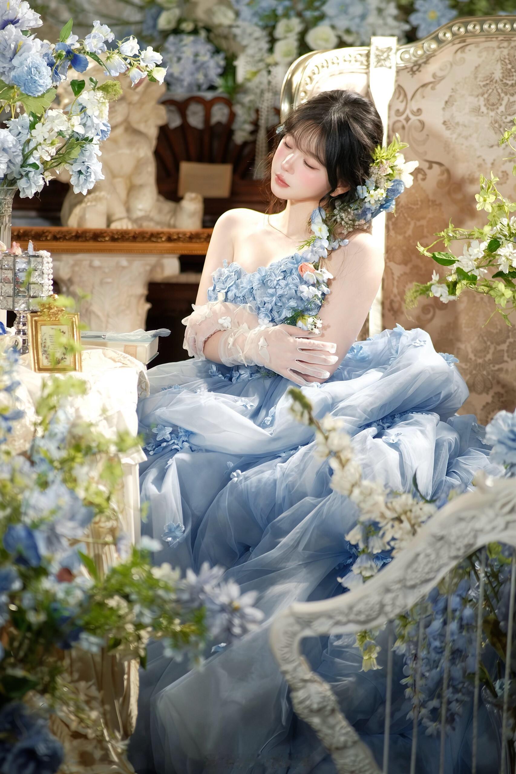 十六七岁的风都带着甜～阳光洒在发梢，裙摆晃着青涩心事，用镜头定格不褪色的少女感，