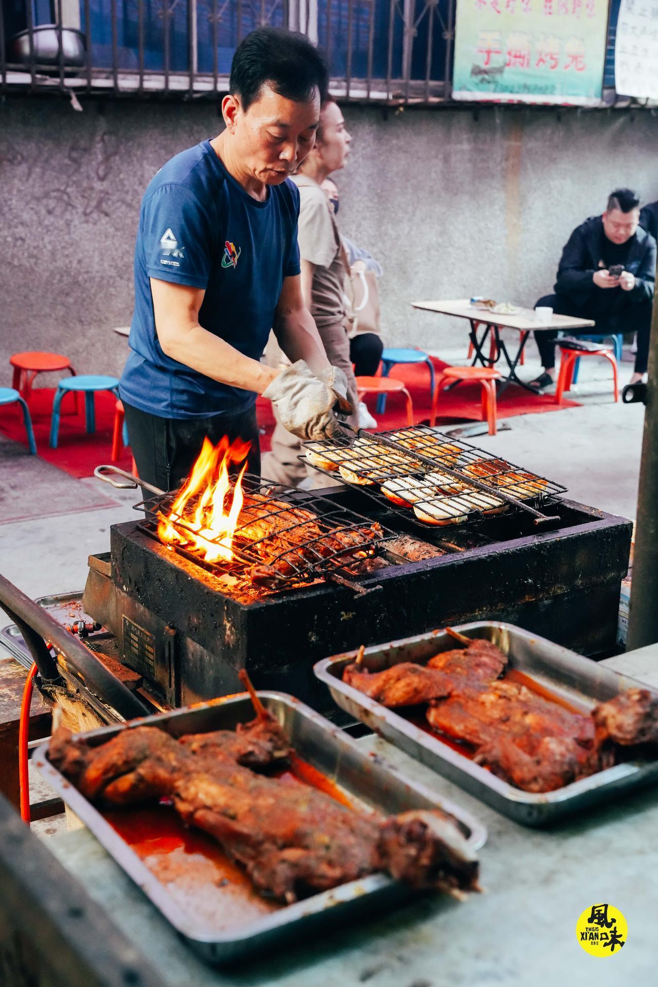 真正的“夏日限定烤兔”你吃过了吗？这家没有门店，没有厨房，老板就开着一辆“秋名山