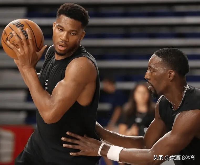 0-4开局，字母哥4场两次六犯下场，前三场正负值-11、-23、-20，累计-5