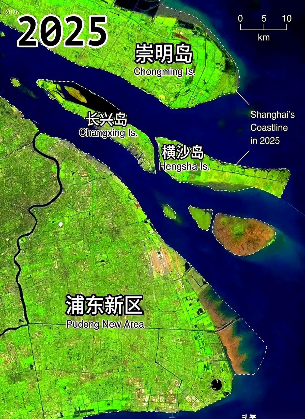 你看一眼四十年前的上海地图，再看今天，会发现一件怪事。
这座城市，硬生生从海里“