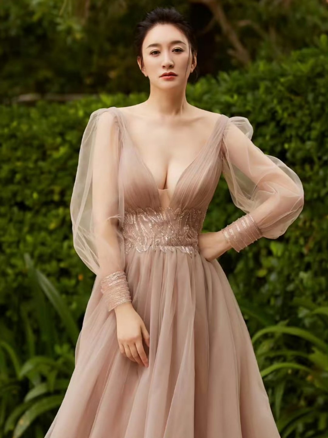 李小冉凡尔赛式谈身材管理 李小冉被采访有啥经验保持身材？李小冉回应，我有啥经验嘛