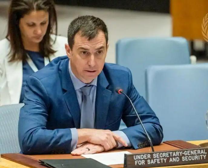 联合国高官赴以色列商讨人道安全，竟遭以方强行扣押盘问！
遭遇这般极具侮辱性的对待