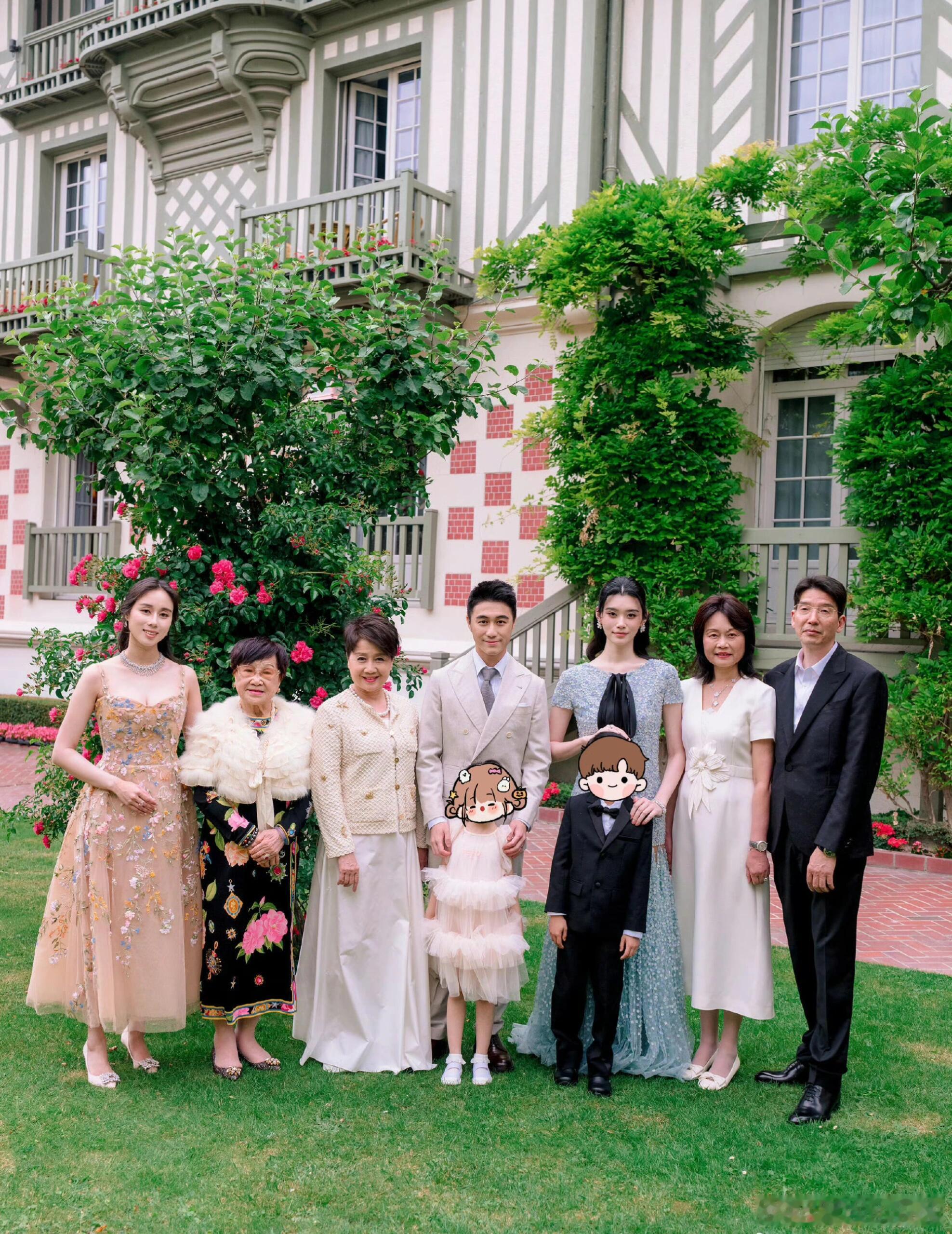 不敢想象何猷君奚梦瑶儿女人生有多幸福...爸妈办婚礼的时候小家伙们就到场亮相，全