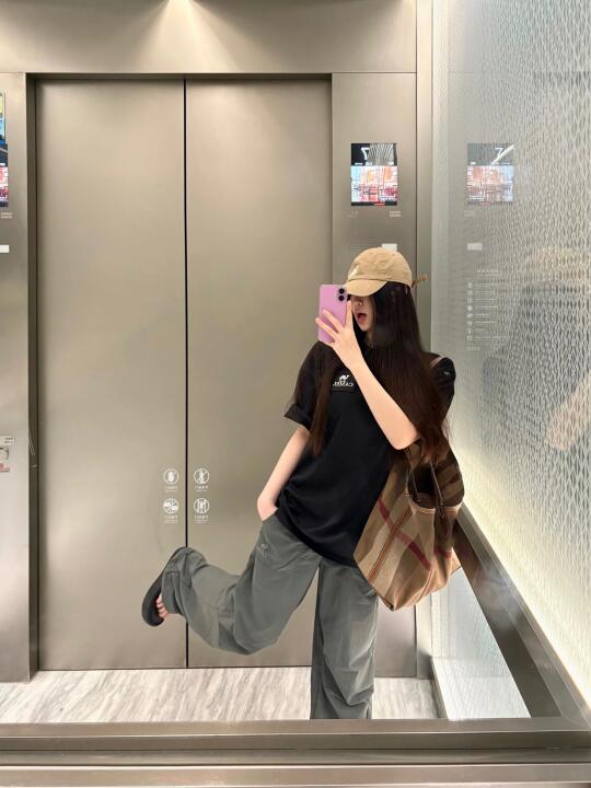 简单上课穿搭