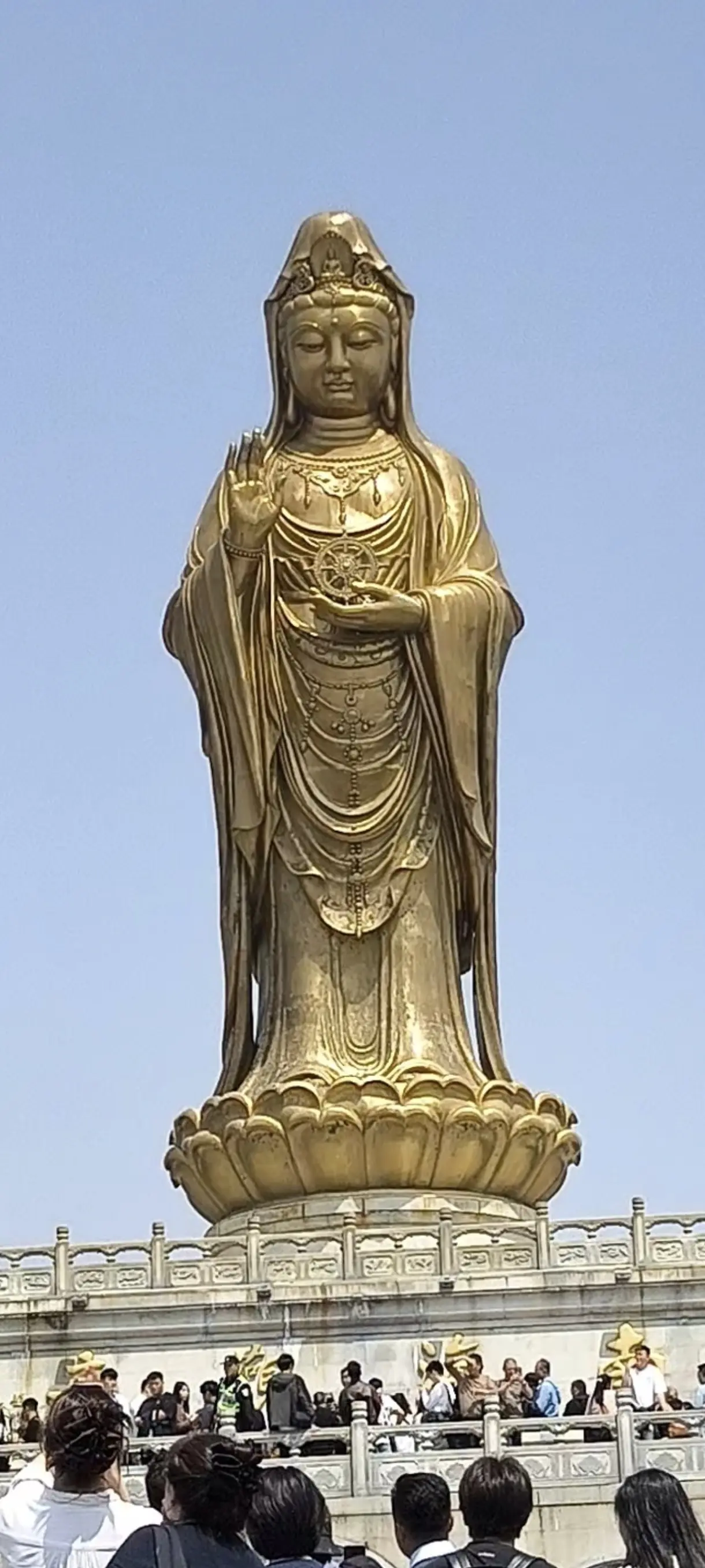 看懂别人的局限，是放下执念，看懂自己的局限，是收起傲慢