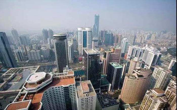 包括我国在内的东亚国家超级大城市模式，弊端越来越明显了。

把产业、资源、公共服