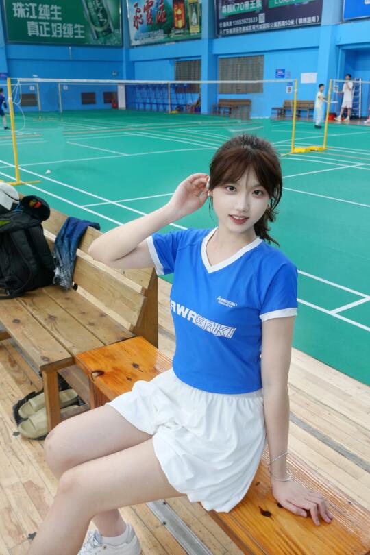 04 女大｜耳机里在放什么歌？