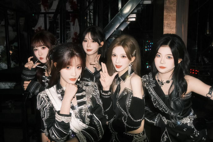 SNH48里11个被《1&1》淬炼出来的最强少女，将在5月4日和5月5日以完整阵