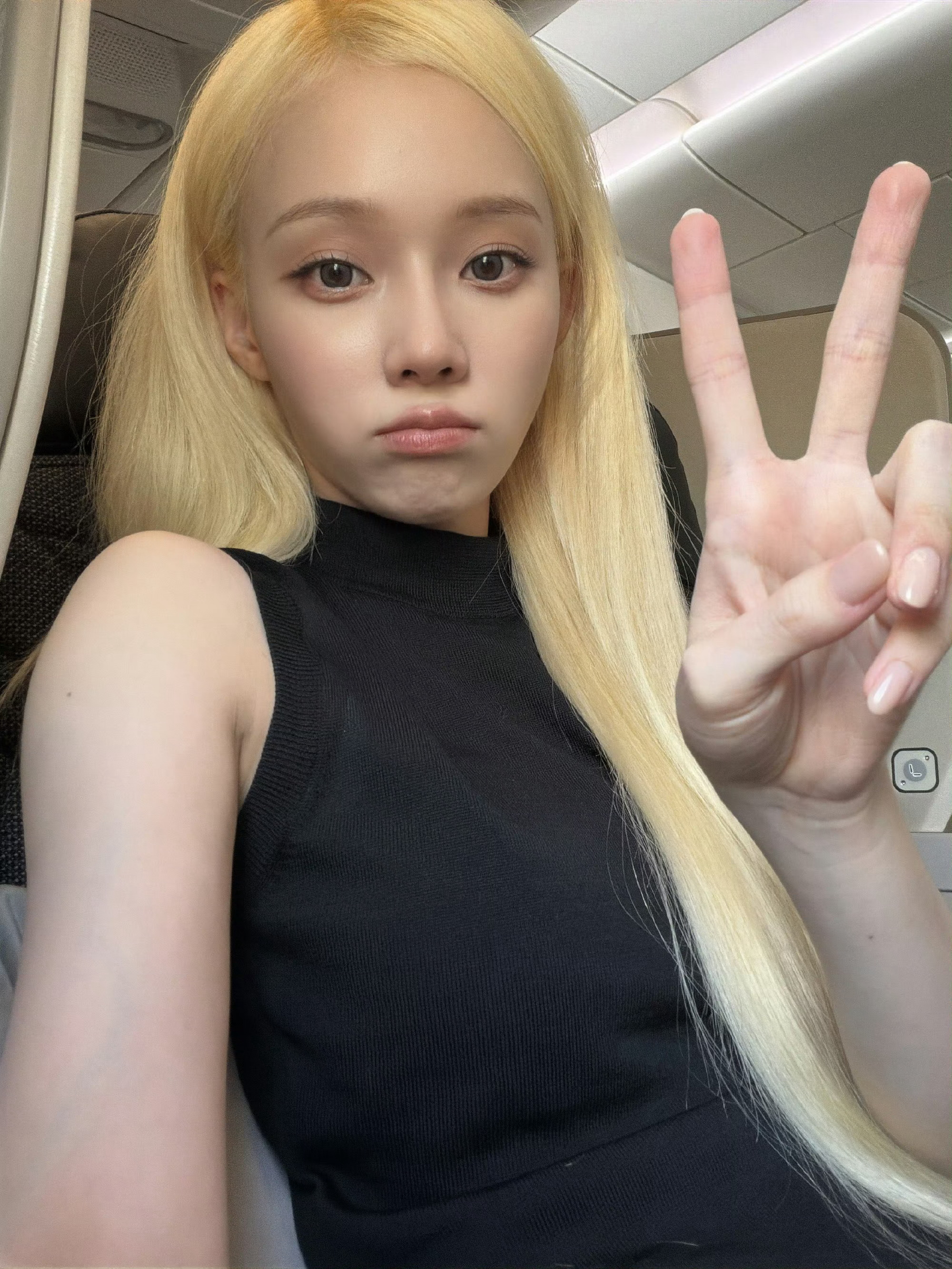 允许婷婷把无袖焊在身上 