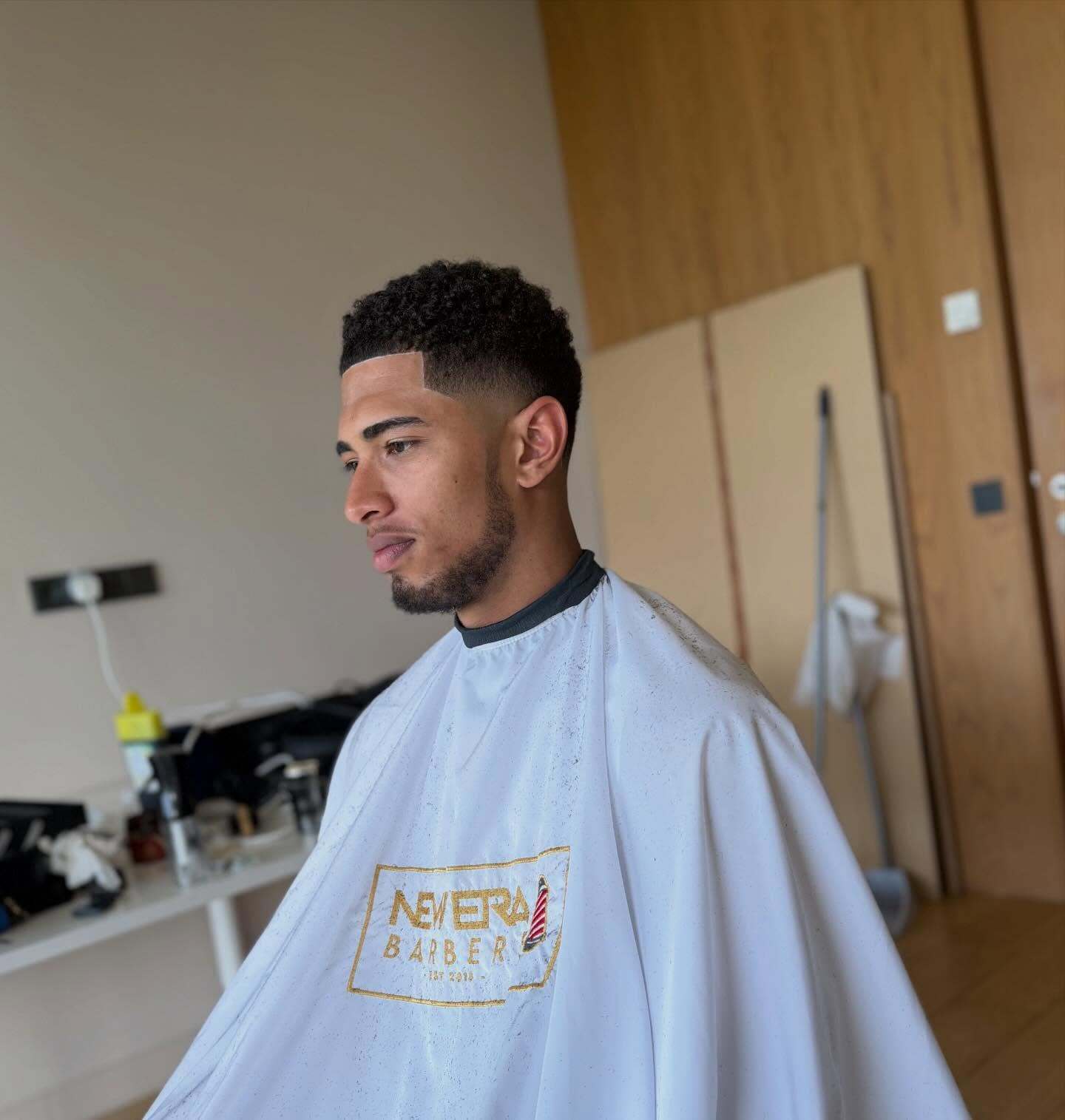 精心修剪了胡子💇♂️贝林厄姆