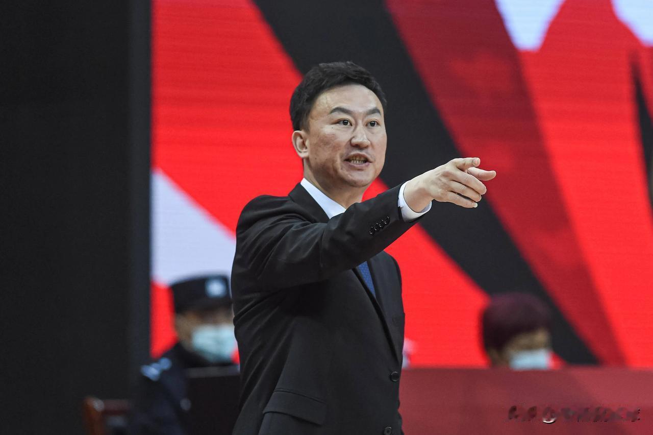 刘维伟呼吁：杨瀚森是难遇的天才，不要过度捧杀！

青岛男篮18岁中锋杨瀚森，近期