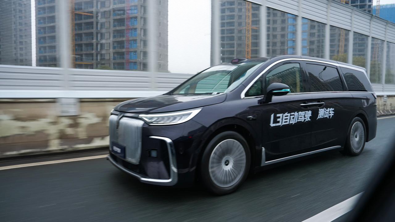 近日，岚图梦想家L3级有条件自动驾驶路测视频曝光，引发行业广泛关注。这并非一次寻