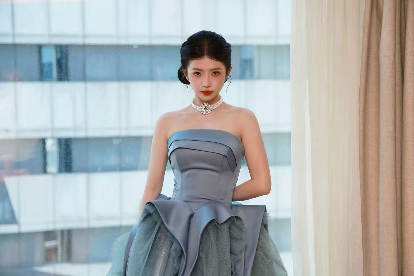 何蓝逗获电影节最佳女主角 何蓝逗认真拍戏的含金量还在上升 专注演戏不负热爱，凭借