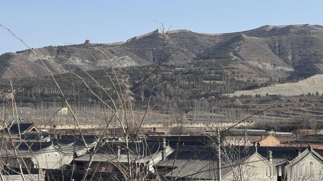 上联：一山一水一风景，如何对下联半诗半画半人生。