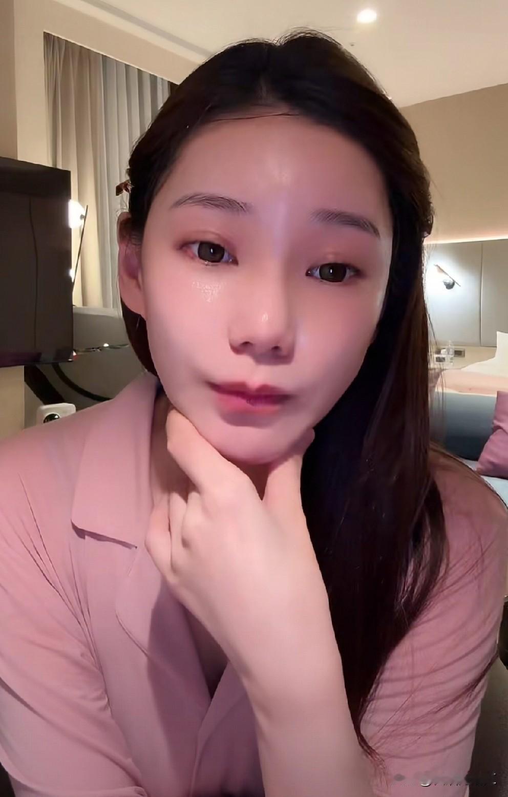 马筱梅也觉得汪小菲应该有点锋芒？

刚刚，马筱梅直播时说，我现在内心会变的比较柔